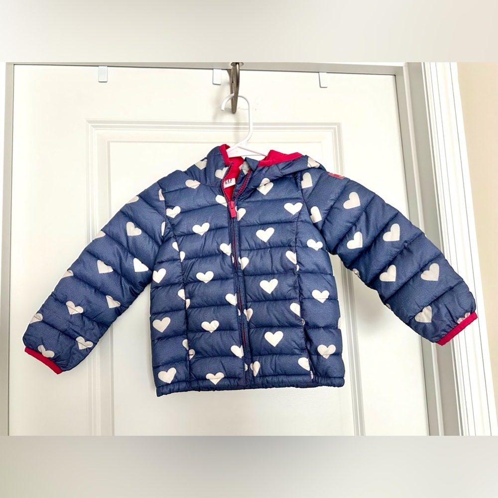 Baby Gap Puffer Jacket with hood and pockets / pink purple white heart pattern